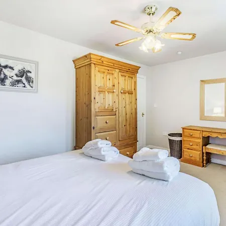 4 Bed In Skipton Oc-89095 Holiday home